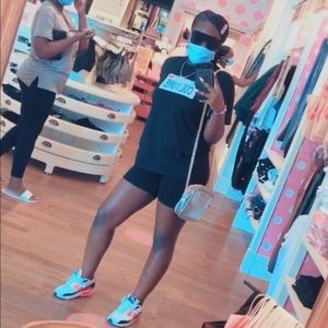 Meet your Posher, Kendra